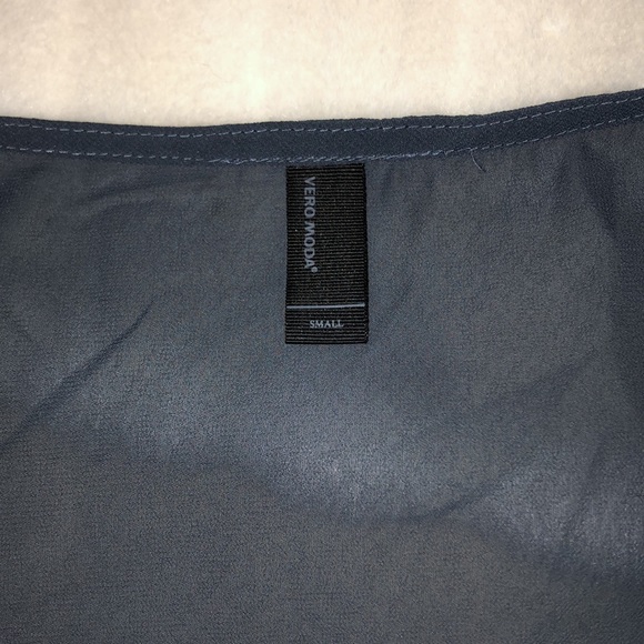 Sheer mesh athletic top - Picture 3 of 3